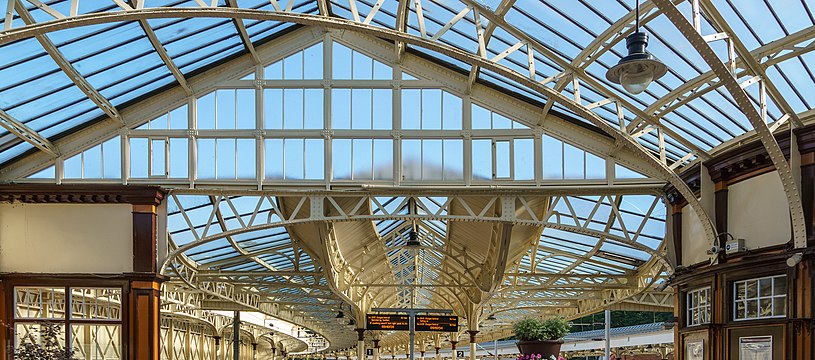 Wemyss Bay railway station roof detail 2018-08-25 1.jpg