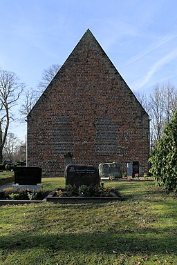 Westoverledingen Großwolde - Kirchstraße - Reformierter Friedhof + Kirche 04 ies