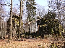 Wilhelmsteine im Schelderwald Eisenkiesel-Härtlinge, bis 15 m hoch, Bottenhorner Hochflächen