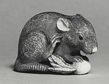 Yamaguchi Okatomo - Netsuke in the Form of a Rat - Walters 71936 - Right.jpg