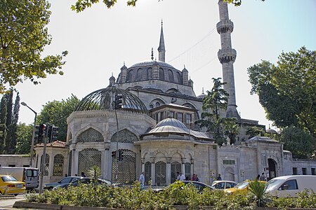 Yeni Valide mosque, Üsküdar 2.JPG