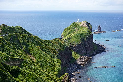Самая береговая линия у. Остров Хоккайдо Япония. Хоккайдо остров Окинава. Мыс Хоккайдо. Рельеф Хоккайдо.