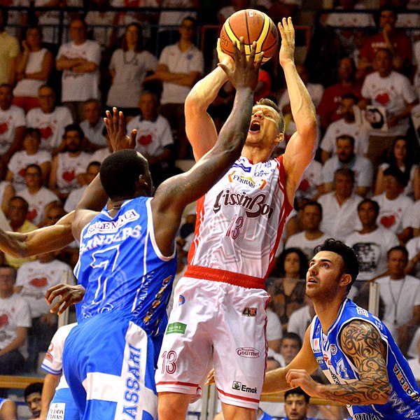 Rimantas Kaukėnas with his career's last professional club Grissin Bon Reggio Emilia in 2015.