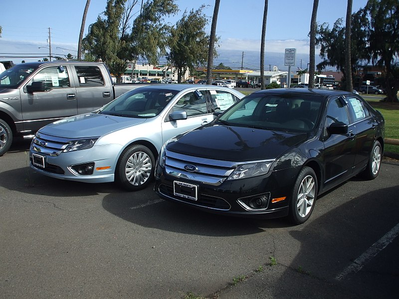 File:2010 Ford Fusion Hybrid & SEL AWD FlexFuel.jpg