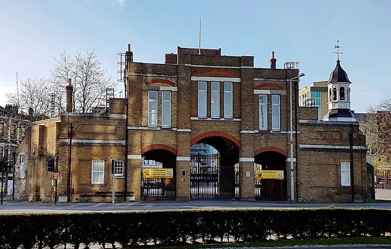 File:2016-Woolwich, Royal Arsenal Gatehouse.jpg