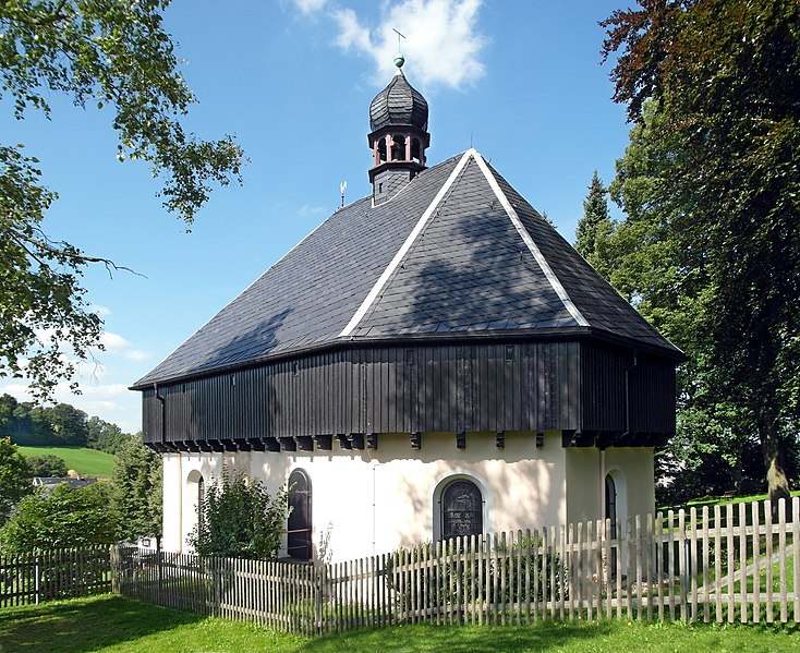 File:20170905400DR Mauersberg (Großrückerswalde) Kreuzkapelle.jpg