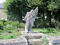 Statue sur la place Saint-Monna.