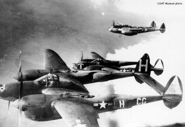 Lockheed P-38J-10-LO Lightning 42-67811 (CG-H) of the 38th Fighter Squadron.