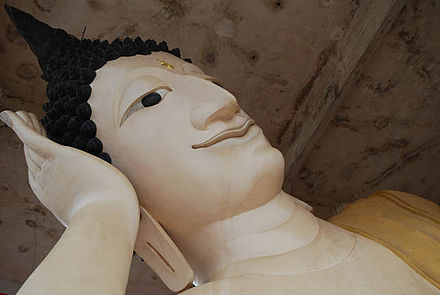 Reclining Buddha in Wat Hat Yai Nai.