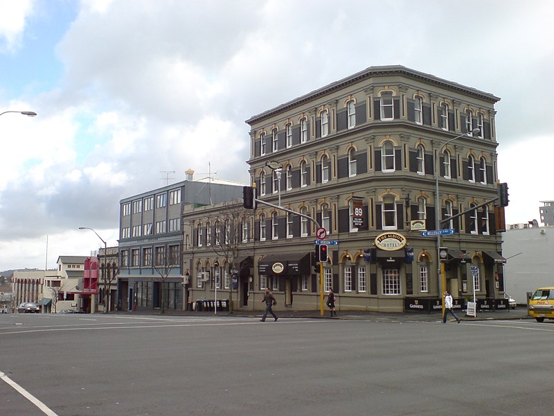 File:Albion Hotel And Pub In The Auckland CBD.jpg