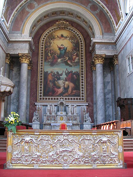 Fișier:Altar in Esztergom Cathedral.JPG
