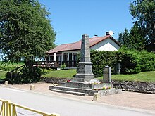 Au Houssot, monument aux morts.