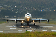 La vista frontale di un Ilyushin Il-86.