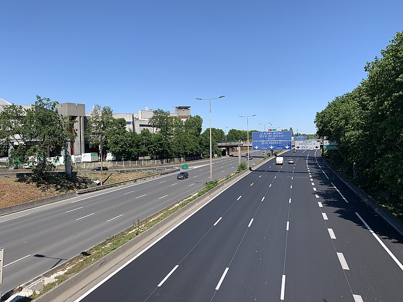 File:Autoroute A1 vue depuis Route Courneuve St Denis Seine St Denis 3.jpg