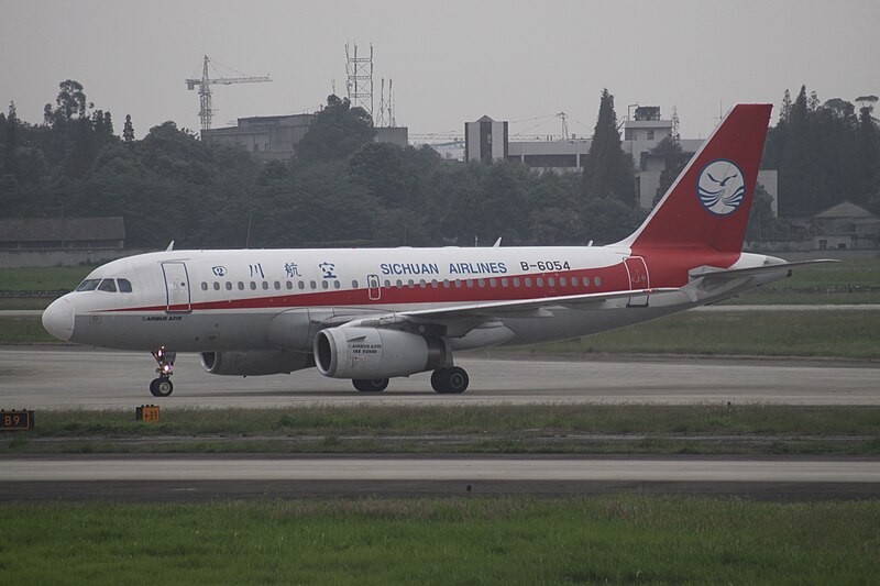 File:B-6054 Airbus A319 Sichuan Airlines (7342483710).jpg