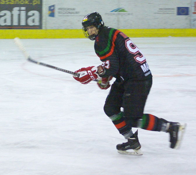 File:Barłomiej Jeziorski (GKS Tychy 2015)a.jpg