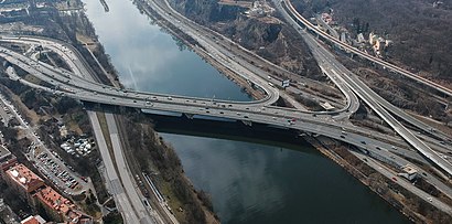 Jak do Barrandovský most hromadnou dopravou - O místě