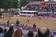 Deutsch: Beachhandball bei den Olympischen Jugendspielen 2018; Tag 6, 12. Oktober 2018; Mädchen, Hauptrundenspiel – Ungarn-Niederlande 2:1 English: Beach handball at the 2018 Summer Youth Olympics at 12 October 2018 – Girls Main Round – Hungary-Netherlands 2:1