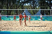 Deutsch: Beachvolleyball bei den Olympischen Jugendspielen 2018; Tag 8, 14. Oktober 2018; Mädchen, Achtelfinale – Bolivien-Puerto Rico 0:2 (18–21/18–21 ) English: Beach volleyball at the 2018 Summer Youth Olympics at 14 October 2018 – Girls Round of 16 – Bolivia-Puerto Rico 0:2 (18–21/18–21 )