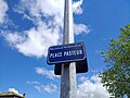 Belleville - Place Pasteur - Plaque (avril 2019).jpg