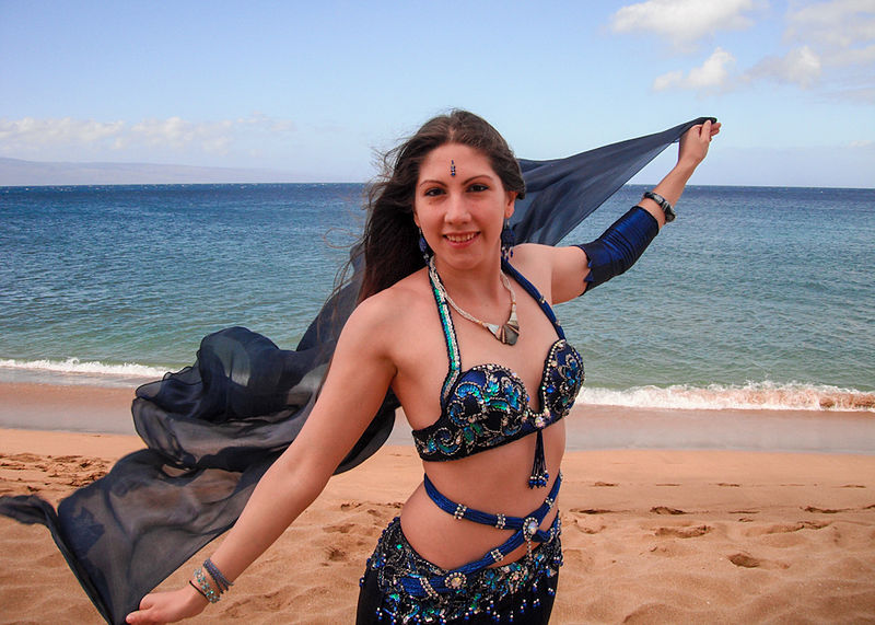 File:Bellydance in Maui.jpg