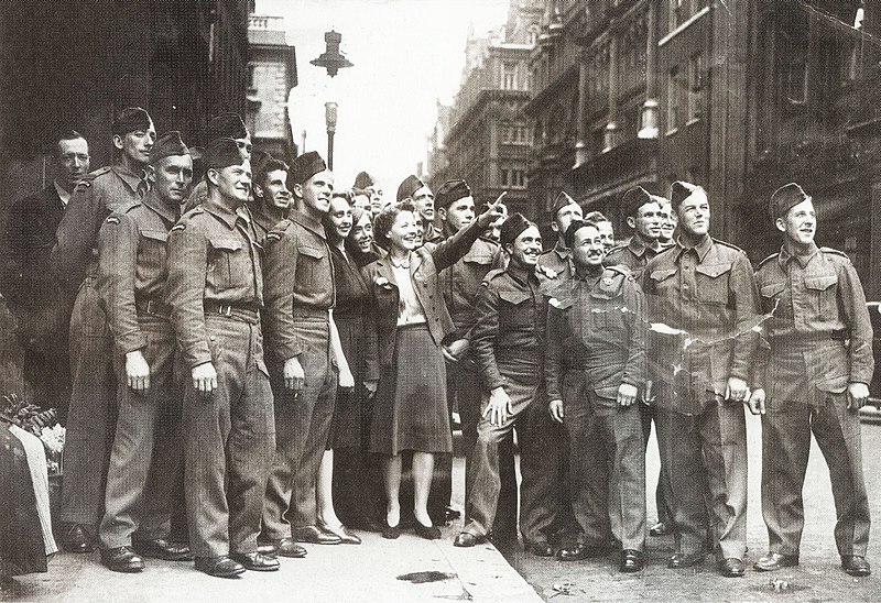 File:Bermuda Volunteer Rifle Corps soldiers serving with the Lincolnshire Regiment circa 1944.jpg