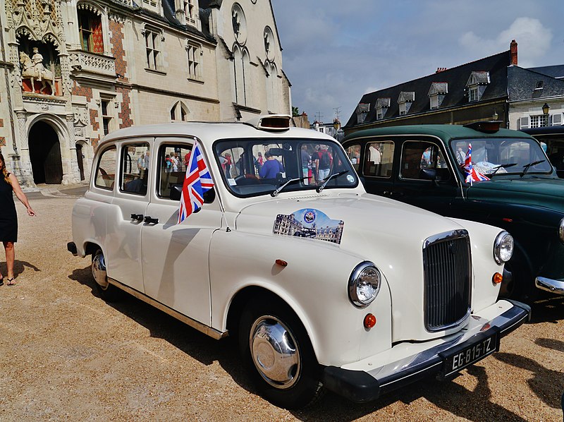 File:Blois London Cabs 5.jpg