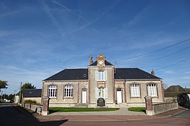 Bullou mairie-école Eure-et-Loir France.jpg