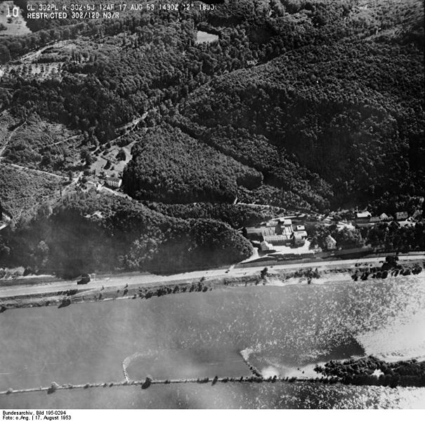 File:Bundesarchiv Bild 195-0294, Rheinbefliegung, Fellen - Hirzenach.jpg