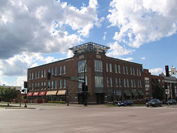 Grande Market Square en Nicollet Avenue y Burnsville Parkway es la piedra angular del proyecto Heart of the City.