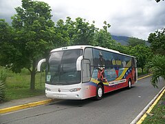 Bus de Venezolana de Televisión estacionado en Maracay, Venezuela