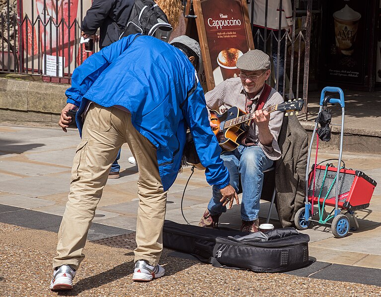 File:Busking in Oxford - geograph.org.uk - 4535234.jpg