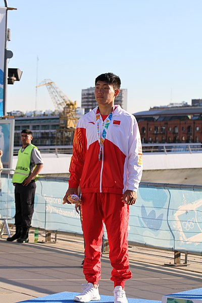 File:Canoeing at the 2018 Summer Youth Olympics – Boys' K1 slalom Victory ceremony 099.jpg