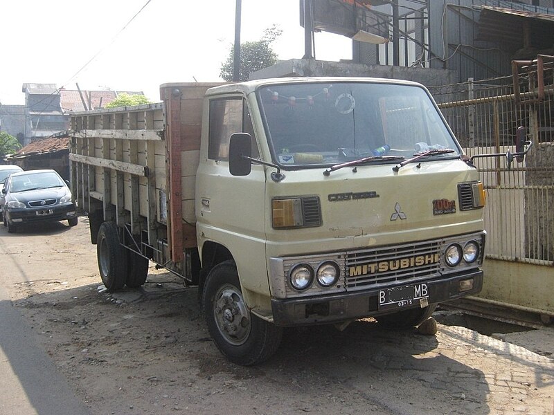 File:CanterFE114ColtDiesel.JPG