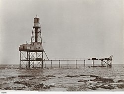 Cape Jaffa Lighthouse (Janubiy Avstraliya davlat kutubxonasi B 2016) .jpg