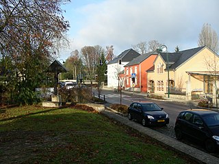 <span class="mw-page-title-main">Capellen</span> Town in Mamer, Luxembourg