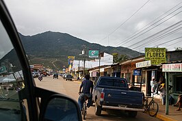 Straat in het centrum. Op de achtergrond de Mirador de la Cruz.