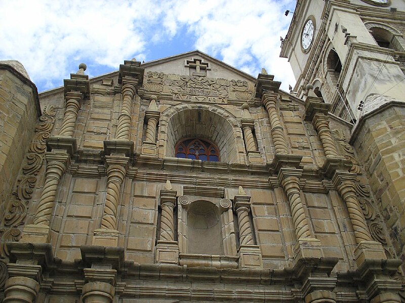 File:Catedral de Cochabamba.jpg