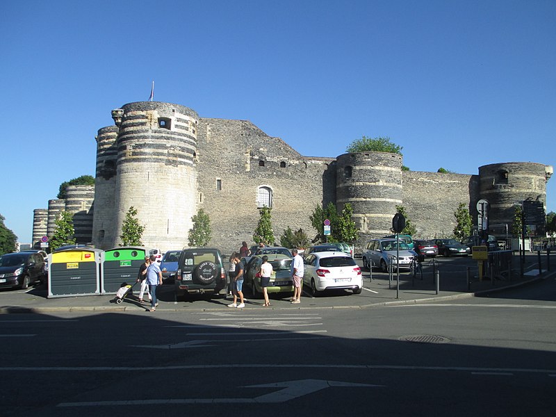 File:Château d'Angers (1).jpg