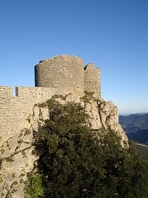 Château de Peyrepertuse - Donjon Vieux (ouest).jpg