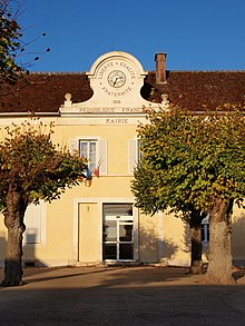 Charbuy-FR-89-mairie-05.jpg