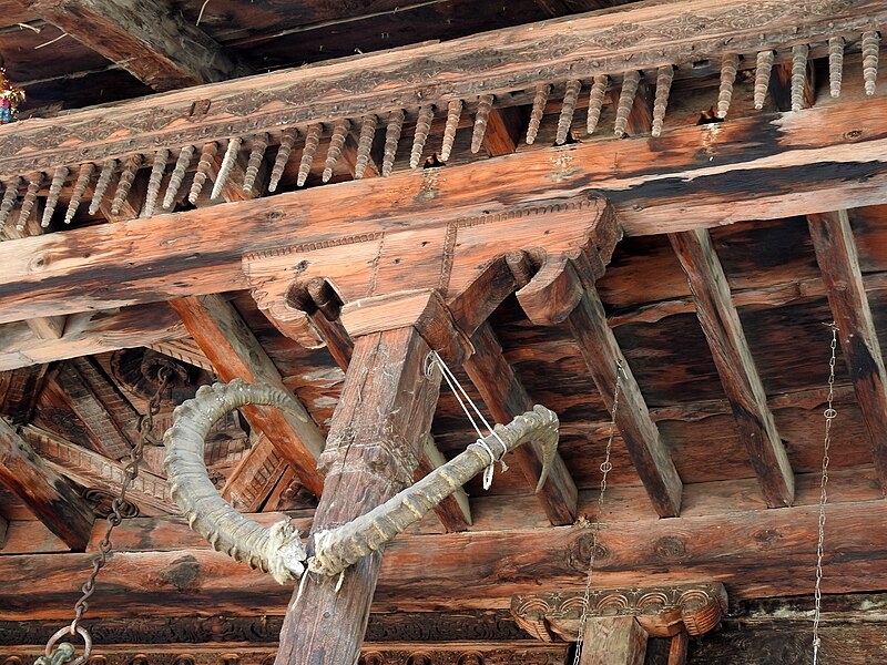 File:Closer view of structure of Shri Shakti Devi temple Chhatrari ,Chamba 03.jpg