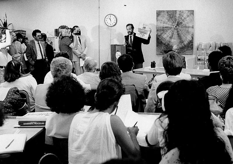 File:Conferencia de prensa de presentación Diálogo.jpg