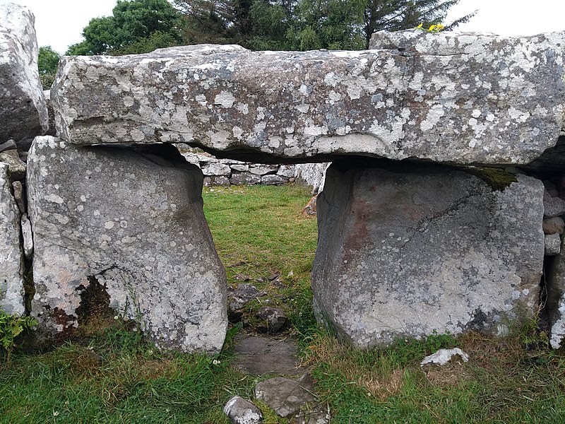 File:County Sligo - Creevykeel Court Tomb - 20190710152325.jpg