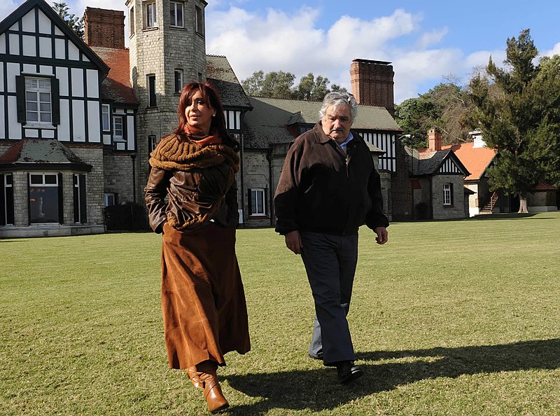 File:Cristina Fernandez con Jose Mujica.jpg