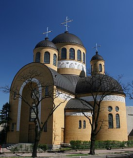 Veduta del tempio dall'incrocio tra le vie Nicolaus Copernicus e Slesian