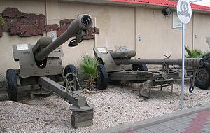 Trophäenhaubitze D-30 im Batey HaOsef Museum, Tel Aviv