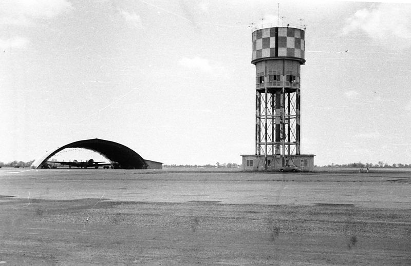 File:Darwin's RAAF Base Water and Control Tower 1959.jpg