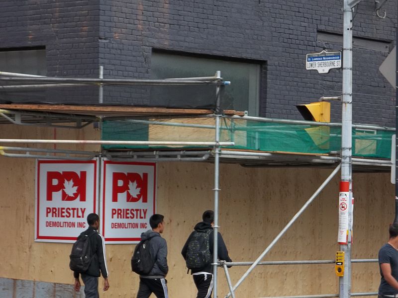 File:Demolition of Siesta Nouveaux, NE corner of Lower Sherbourne and the Esplanade -as.JPG