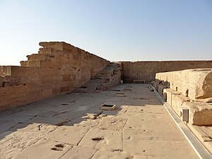 Dendera Tempel 59.jpg